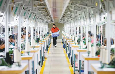 興辦實業，助力村民家門口就業